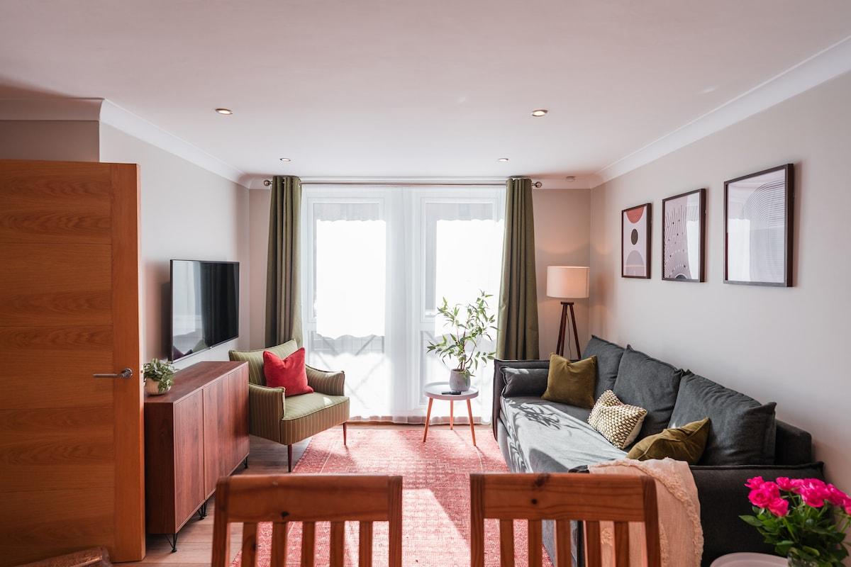 Henderson House - West End 3 Bedroom Family Home2