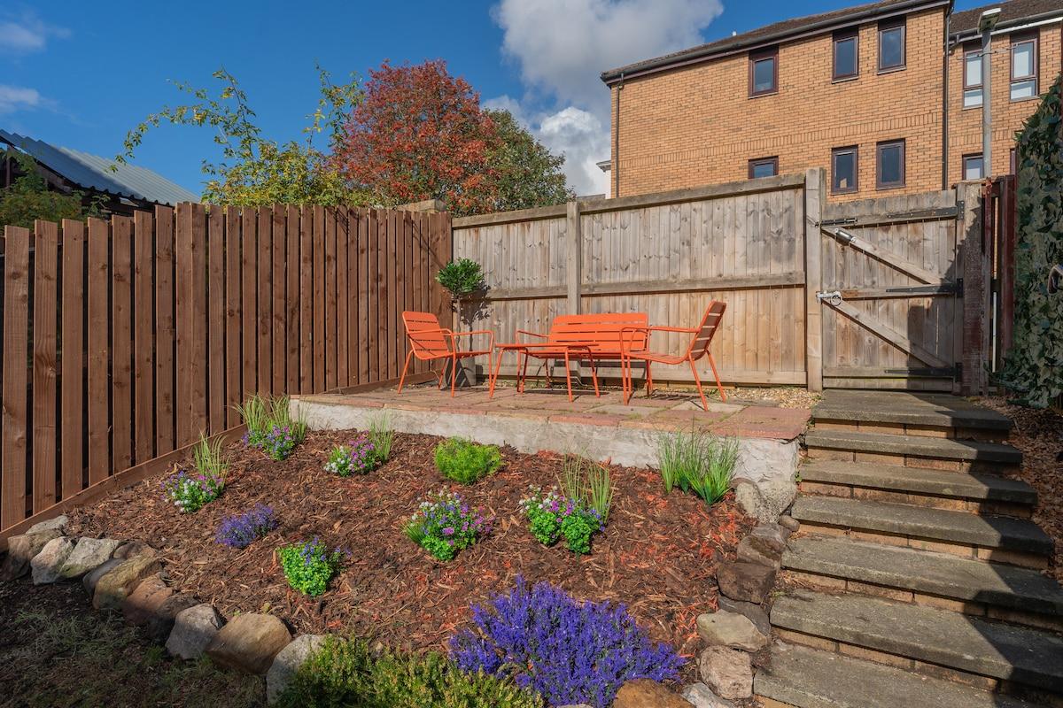 Henderson House - West End 3 Bedroom Family Home6